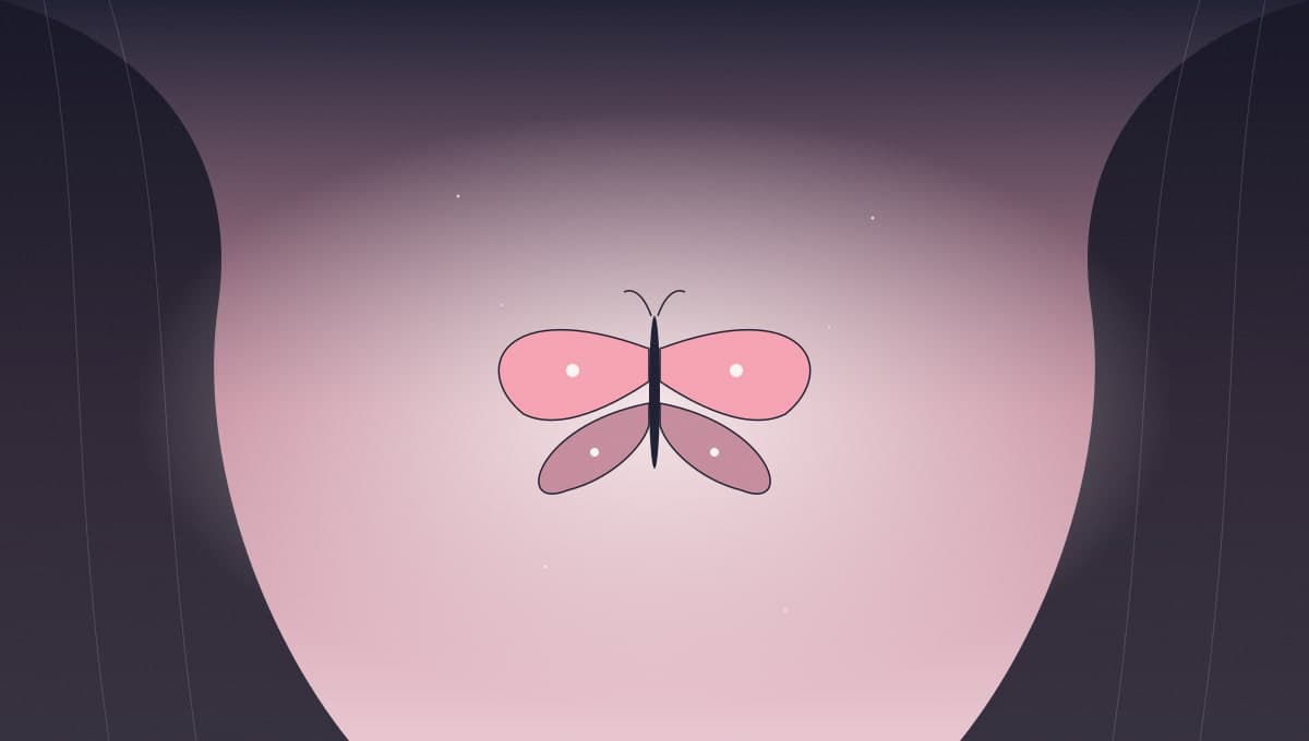 Motýl vycházející ze stínu do světla — okamžik, kdy se dovolíš být vidět